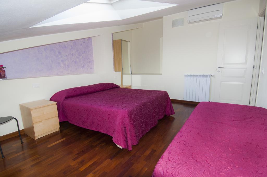 B&B Alle Tre Rose Монтиньйозо Экстерьер фото
