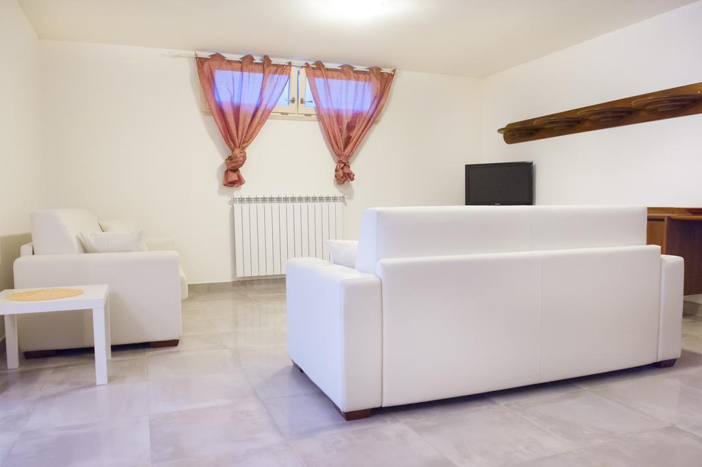B&B Alle Tre Rose Монтиньйозо Экстерьер фото