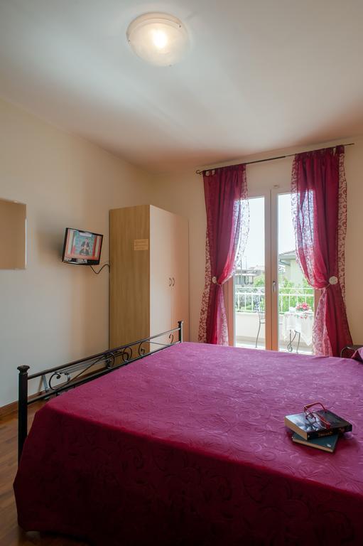 B&B Alle Tre Rose Монтиньйозо Экстерьер фото