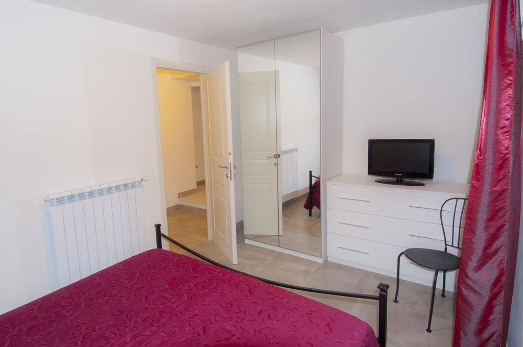 B&B Alle Tre Rose Монтиньйозо Экстерьер фото