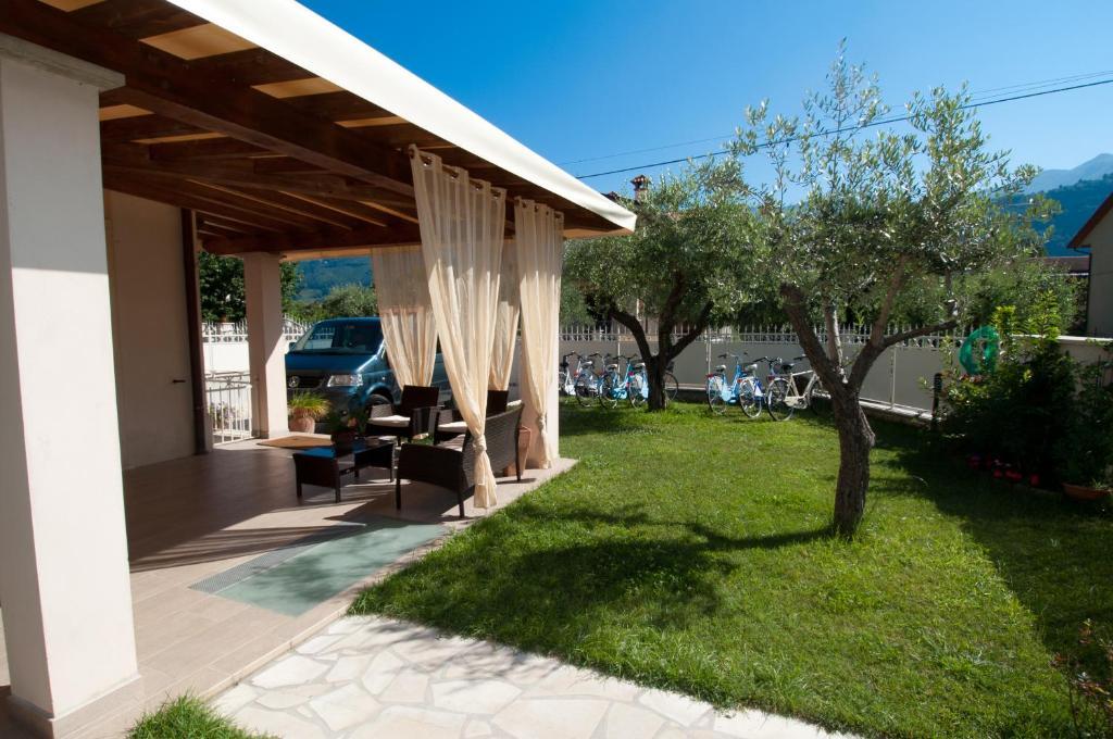 B&B Alle Tre Rose Монтиньйозо Экстерьер фото